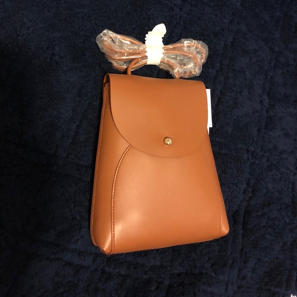 Cross Body Bag - Never Used - Picture 1 of 5